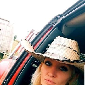 Meet your Posher, April